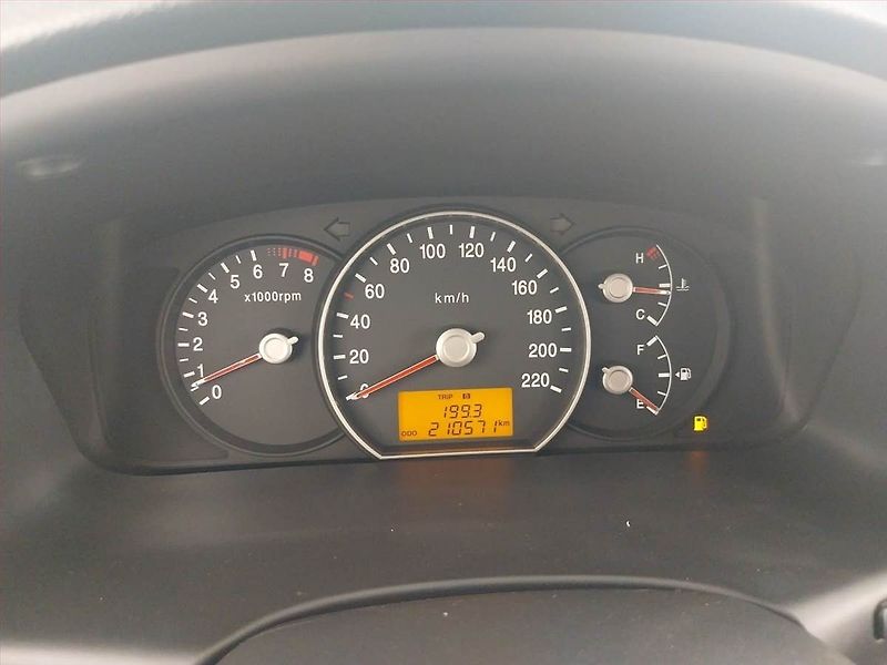 Kia Carens (2008) 2.0 16V, Serv.kniha, po STK - fotka 11 z 17