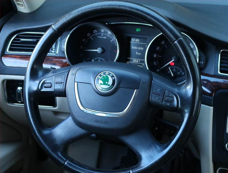 Škoda Superb (2009) Elegance 2.0 TDI, 4X4 - fotka 13 z 20