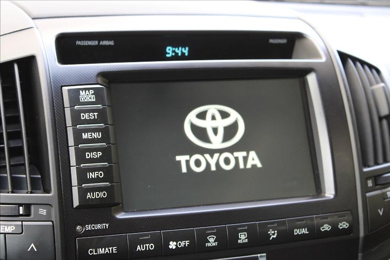 Toyota Land Cruiser 200 4.5 D-4D V8 / CZ - fotka 22 z 38