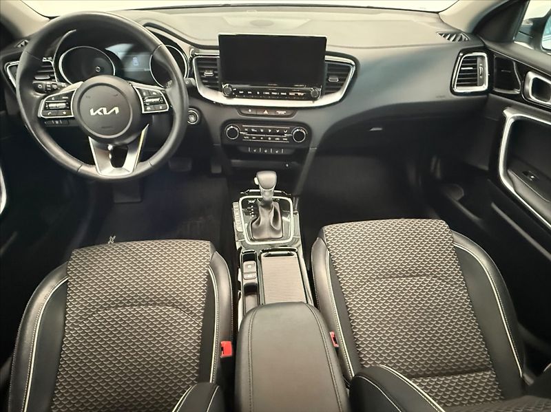 Kia XCeed 1,5 T-GDI ZÁRUKA MHEV AT TOP - fotka 7 z 18
