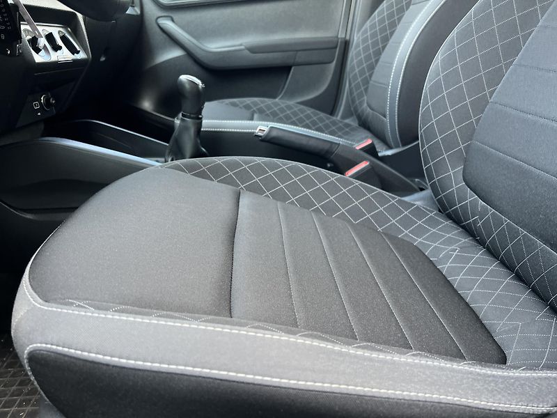 Škoda Fabia 1.0MPi 44kw TEMPOMAT KLIMA - fotka 11 z 36