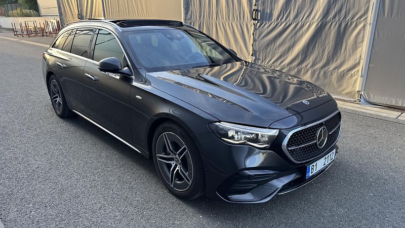 Mercedes-Benz Třídy E (2025) E300de 4MATIC AMG,DIGI LIGHT - fotka 23 z 27