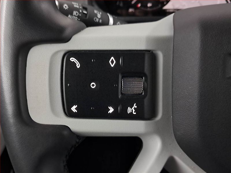 Land Rover Defender (2023) D250 AWD - fotka 18 z 20