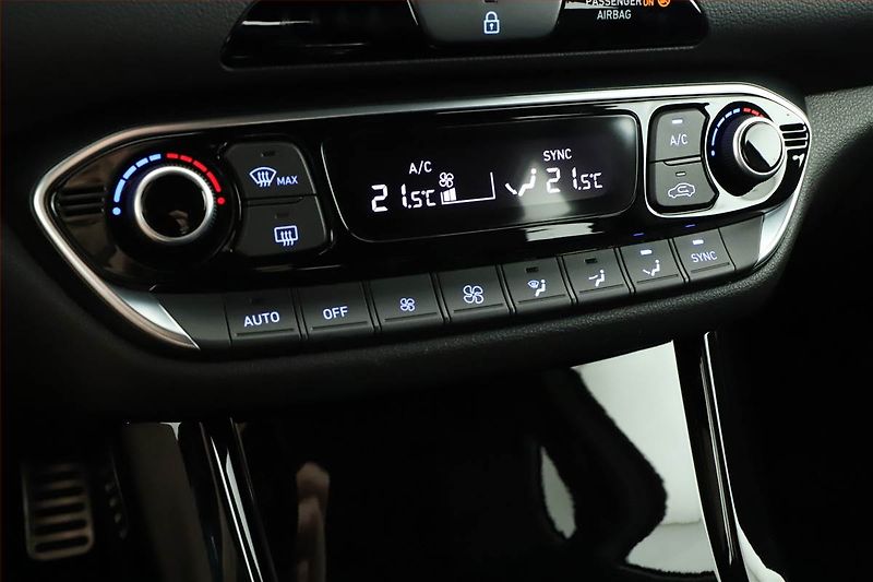 Hyundai i30 (2025) 1.5 T-GDI MHEV 48V, N-Line - fotka 13 z 20