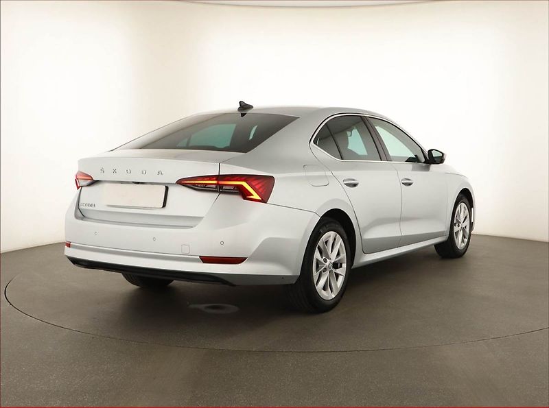 Škoda Octavia (2021) Style 2.0 TDI, ČR,1.maj - fotka 5 z 16