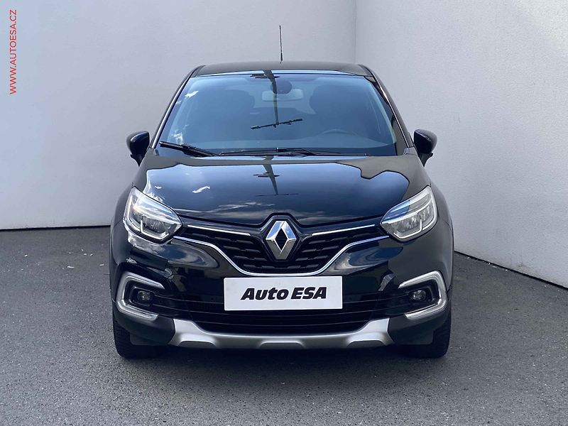 Renault Captur (2017) 1.2 TCe, Crossboarder, navi - fotka 2 z 18