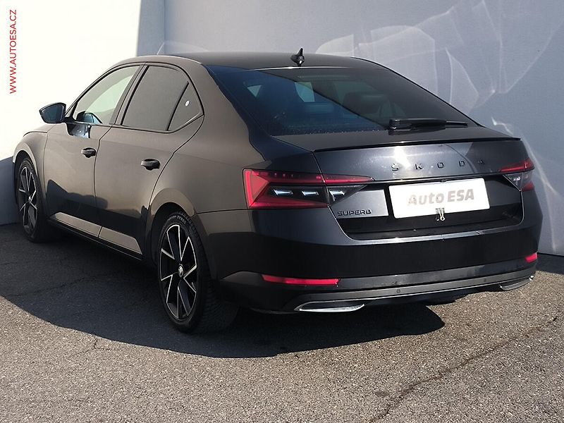 Škoda Superb (2023) 2.0 TSi, ČR, SportLine, DSG - fotka 6 z 21