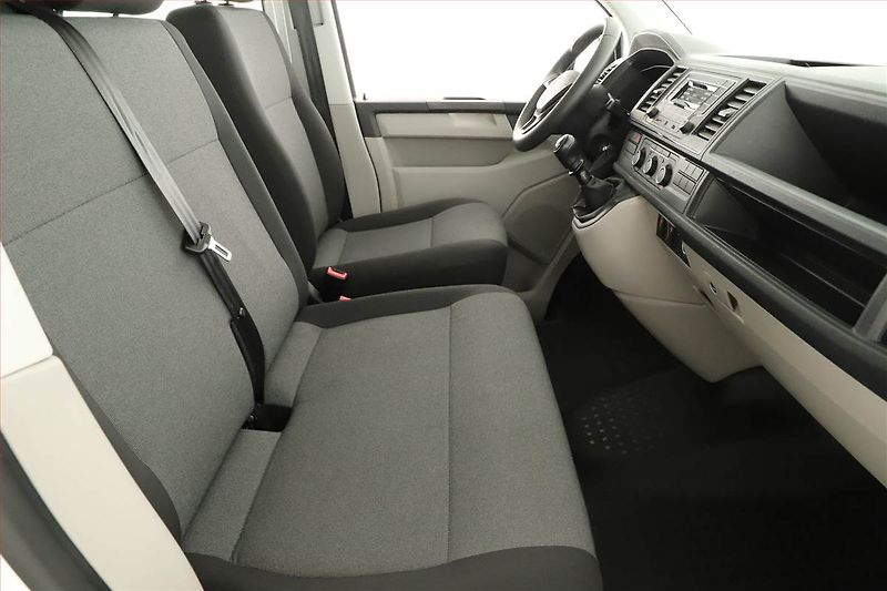 Volkswagen Transporter (2018) 2.0 TDI, Bus, 6Míst, ČR, 1Maj - fotka 7 z 14