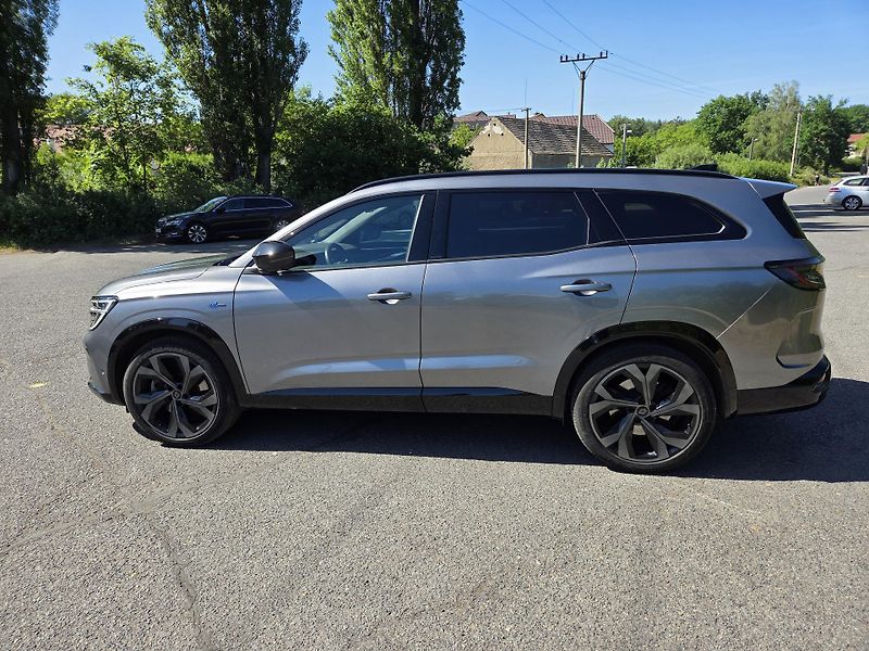 Renault Espace (2023) esprit Alpine E-Tech 7 míst - fotka 8 z 20