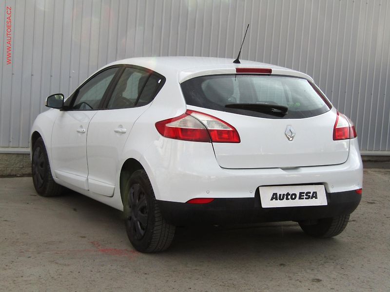 Renault Mégane (2014) 1.5 dCi, ČR, AC, tempo, park - fotka 6 z 16