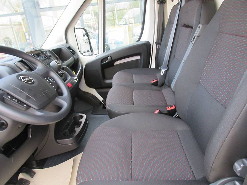 Opel Movano Van 3500 L3H2 2.2CDTI 103kW/14 - fotka 19 z 21