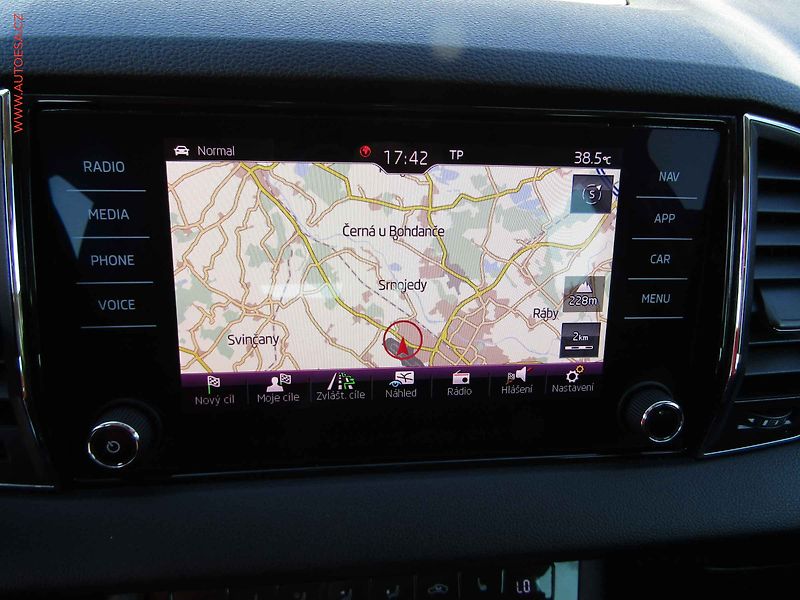 Škoda Karoq (2020) 2.0 TDi, ČR, Style, navi - fotka 16 z 22