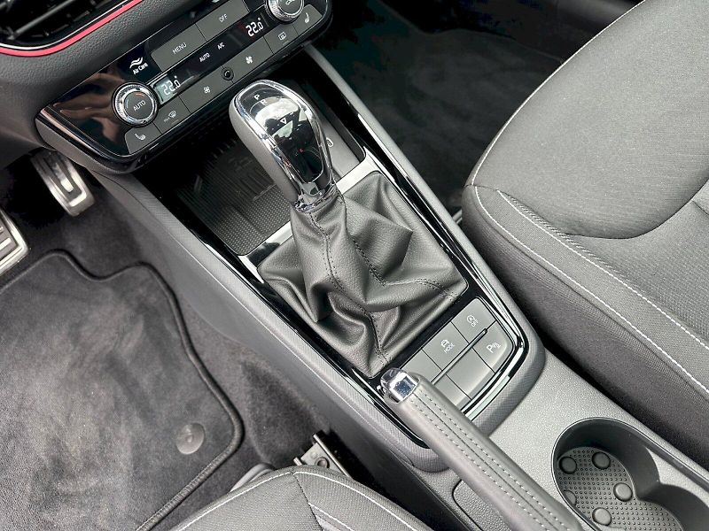 Škoda Kamiq (2025) 1,5 TSI / 110 KW / DSG / Monte - fotka 28 z 30