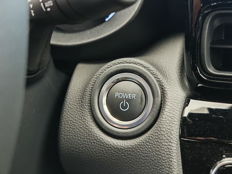 Toyota Yaris Cross 1.5 Hybrid e-CVT Style 4x4 - fotka 20 z 20
