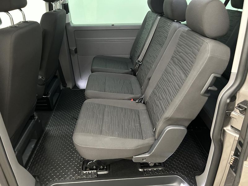 Volkswagen Caravelle 2.0 TDI Comfortline, Long - fotka 23 z 27