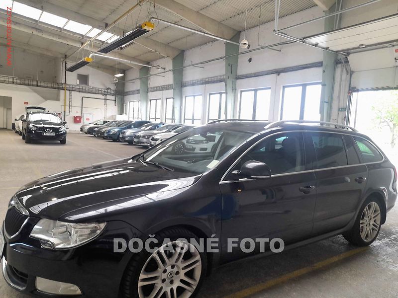 Škoda Superb (2010) 2.0, ČR, navi, xenon - fotka 1 z 3