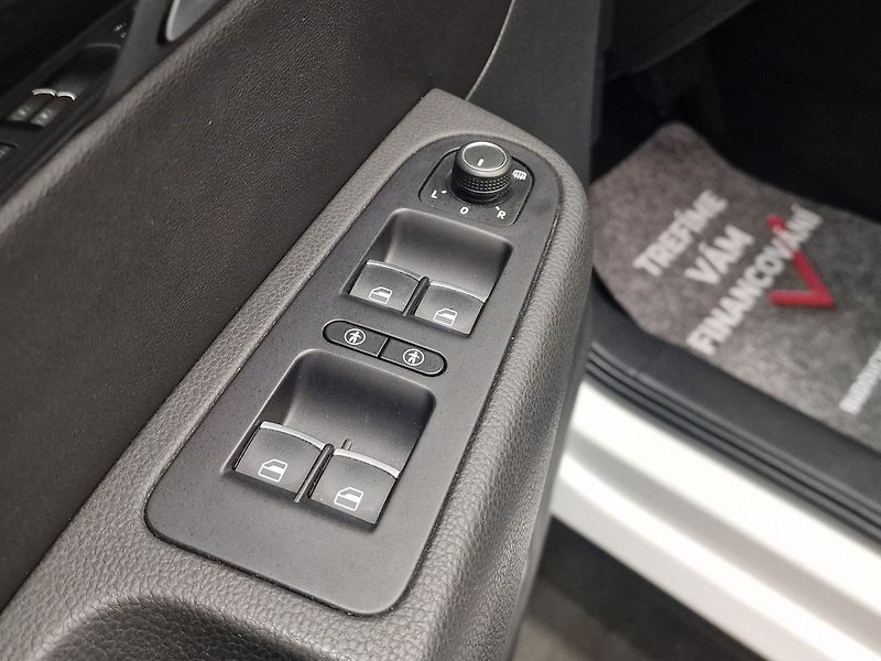 Volkswagen Sharan (2020) 130kW 4M GT DSG 2020 | Záruka - fotka 19 z 73