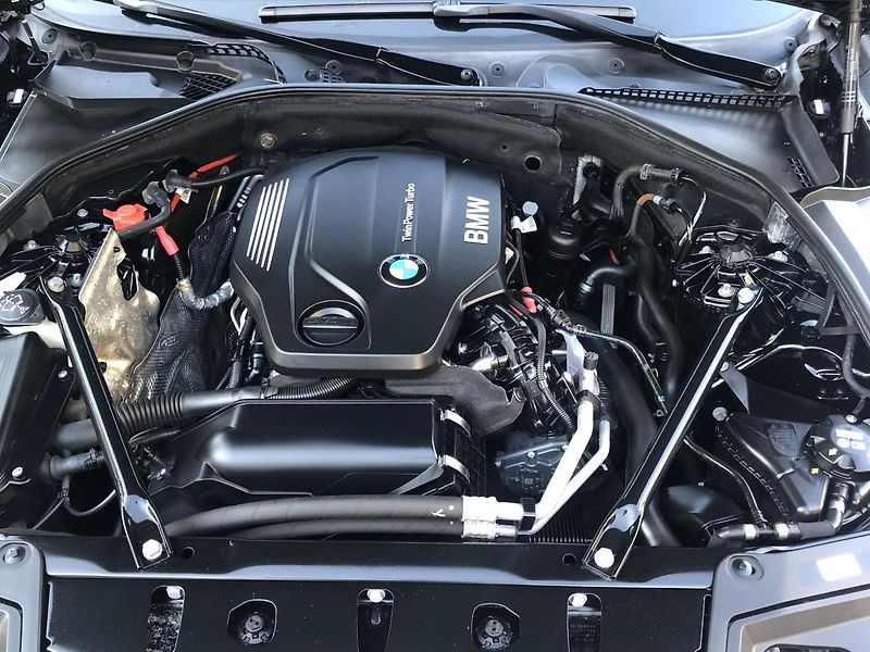 BMW Řada 5 (2015) 518d Touring NAVI velmi pěkný - fotka 69 z 76
