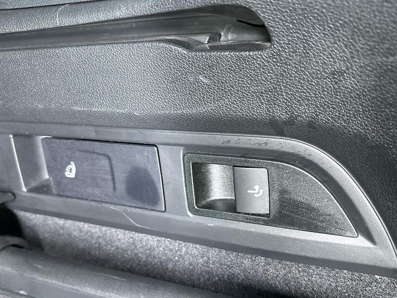 Škoda Kodiaq SportLine 4x4 DSG - fotka 29 z 29