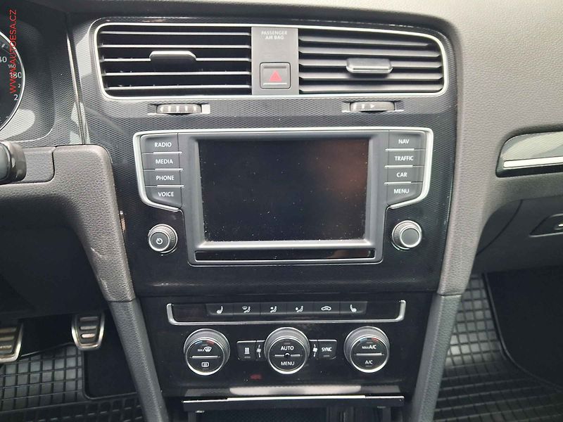 Volkswagen Golf (2015) 2.0 TDi, GTD, bixenon - fotka 12 z 18