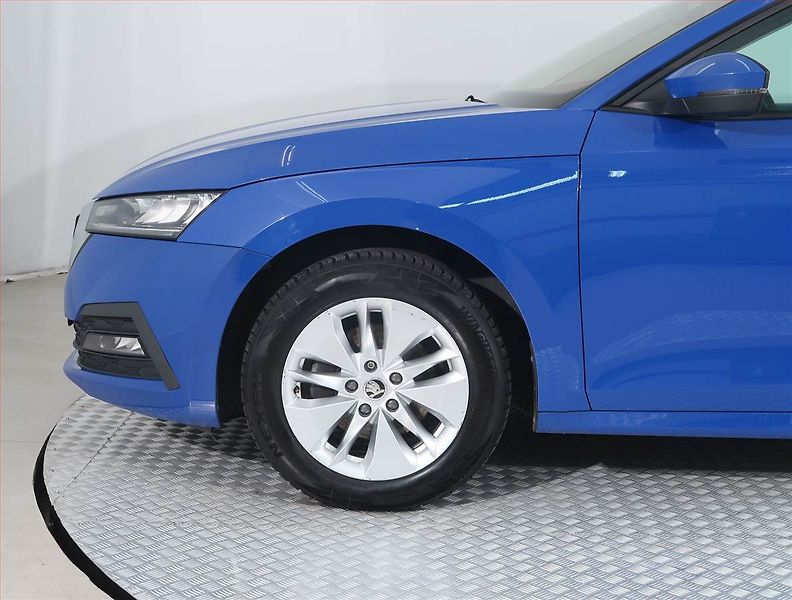 Škoda Octavia (2022) 2.0 TDI, Tempomat - fotka 14 z 15