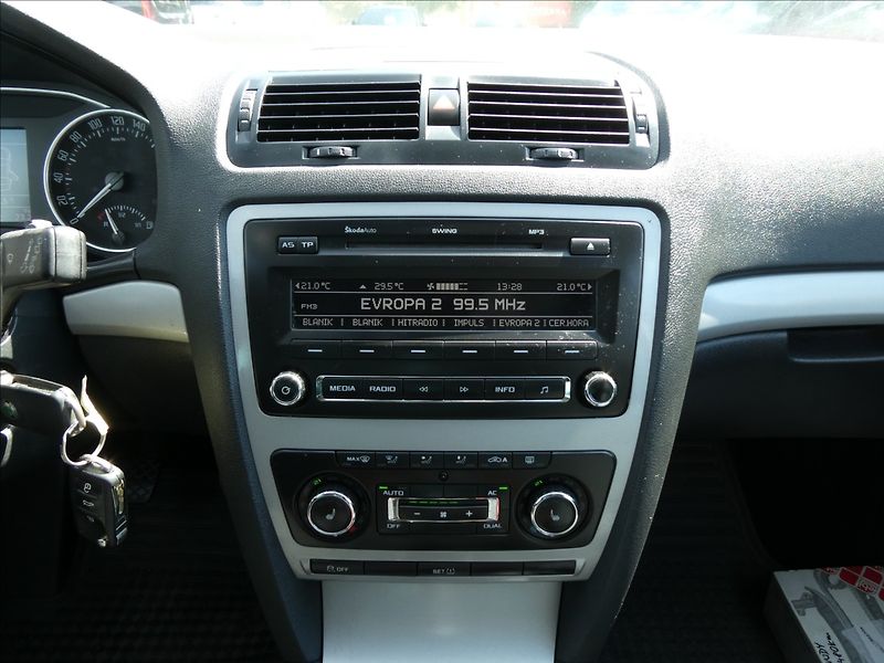 Škoda Octavia 1,4 TSi 90kW po servise, závěs - fotka 30 z 45