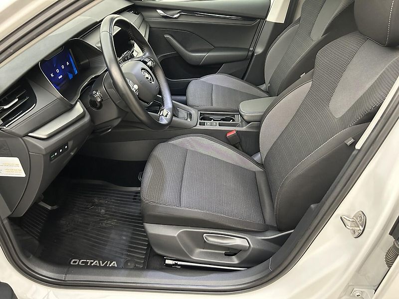 Škoda Octavia 1.5 TSI Ambition Plus - fotka 7 z 23
