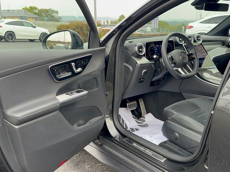 Mercedes-Benz GLC 220 d 4MATIC kupé - fotka 23 z 34