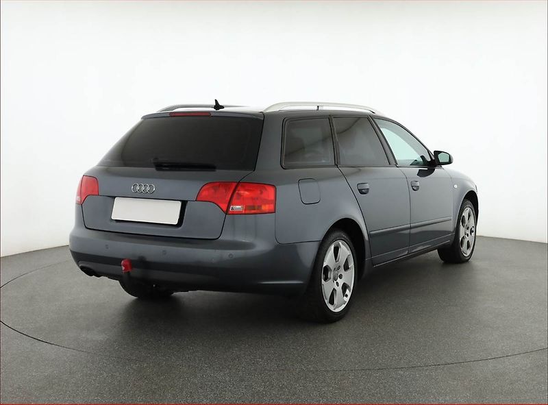 Audi A4 (2007) 2.0 TDI, po STK, Tažné - fotka 5 z 16
