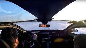 Lucid Air na zasněžené trati.