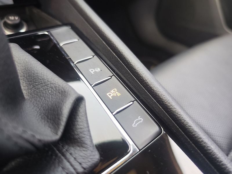 Škoda Superb 2.0 TDI/147kW 4x4 L&K DSG - fotka 26 z 39