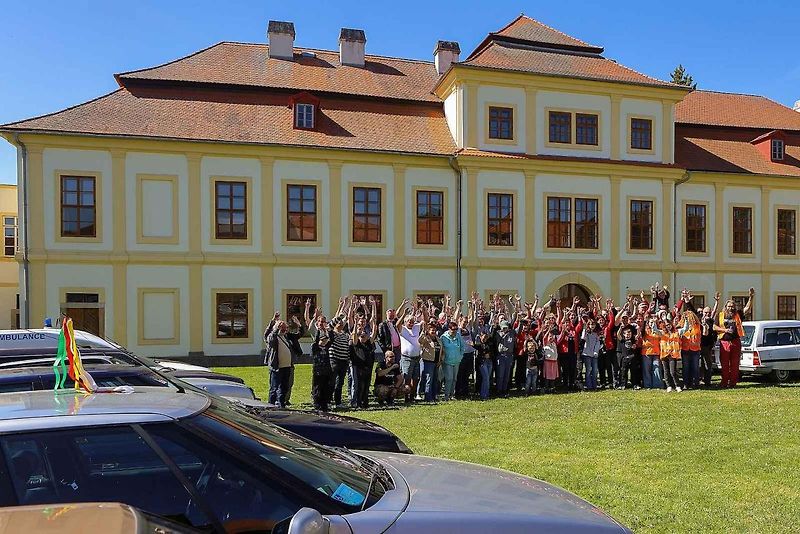 Jarní koulení - sraz automobilů a příznivců značky Citroën na zámku ve Svojšíně na Tachovsku.