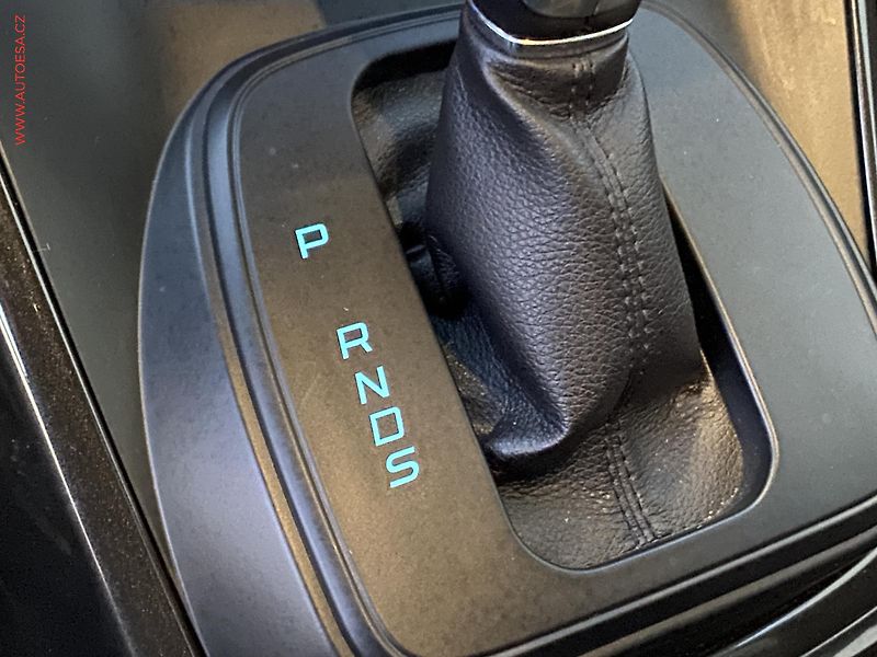Ford Kuga (2018) 2.0 TDCi 4x4, Titanium, AT - fotka 14 z 17