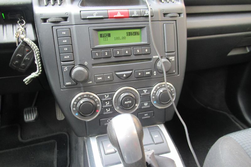 Land Rover Freelander 2.2TD 4x4 AUT. KLIMA TAŽNÉ - fotka 10 z 20