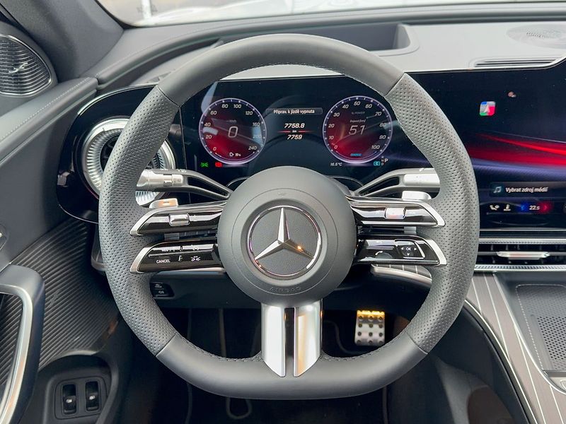 Mercedes-Benz GLC 400 4MATIC EQ AMG - fotka 17 z 37