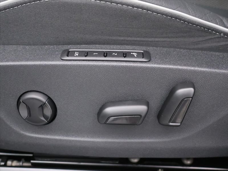 Škoda Enyaq RS  82kWh 4x4 CZ SOH 95% - fotka 17 z 43