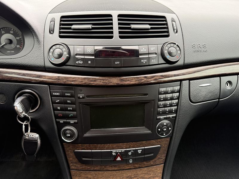 Mercedes-Benz Třídy E E 220CDi Manuál - fotka 12 z 17