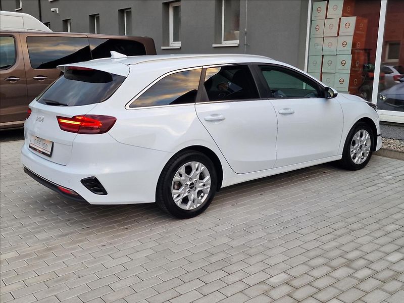 Kia Ceed 1.5 T-GDI 118kW TOP SW,1.Maj. - fotka 11 z 50