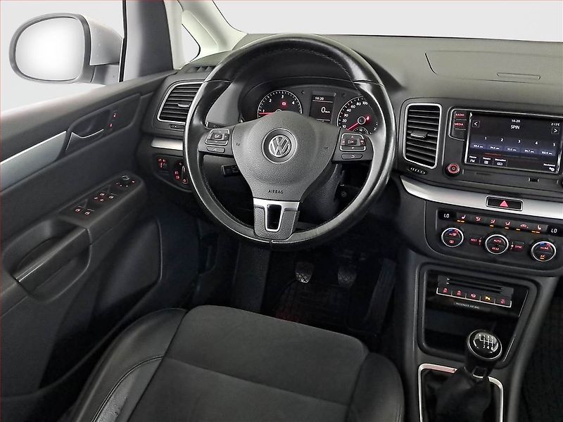 Volkswagen Sharan (2014) Highline 2.0 TDI, 4X4 - fotka 7 z 19