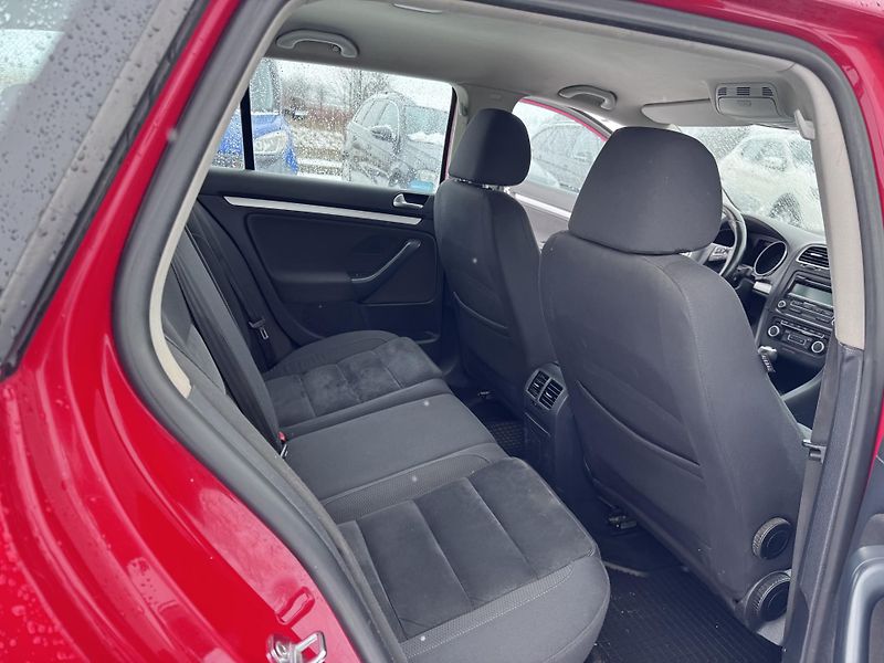 Volkswagen Golf Variant VI, 2010,2.0 TDI 103 kW - fotka 16 z 18
