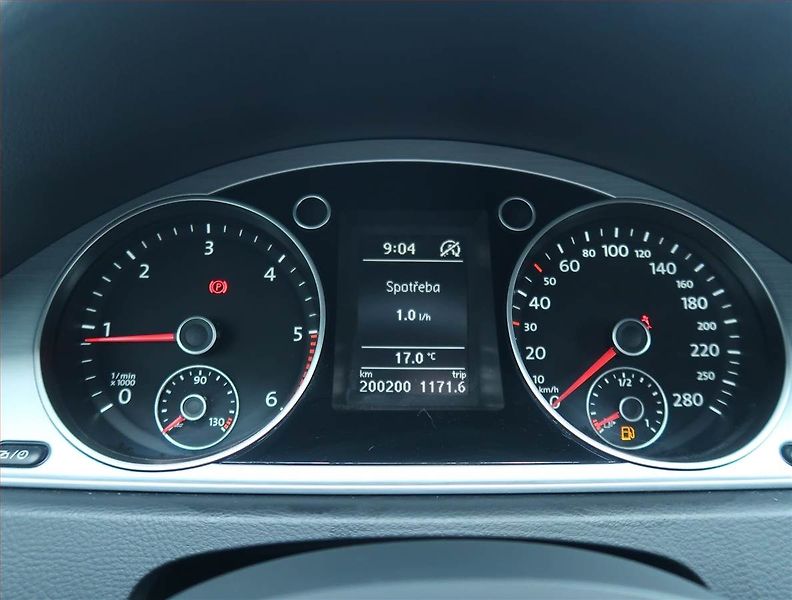 Volkswagen CC (2013) Sportline 2.0 TDI, Xenony - fotka 11 z 17