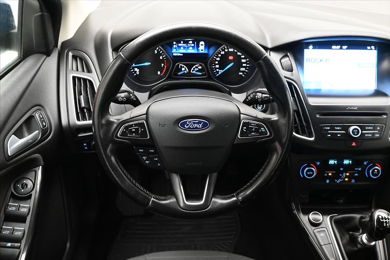 Ford Focus 1,0 EcoBoost 92 kW TAŽNÉ Záruk - fotka 18 z 30