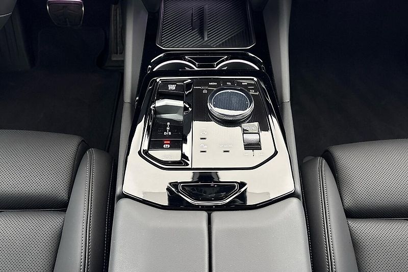BMW Řada 5 540d xDrive Touring - fotka 10 z 18