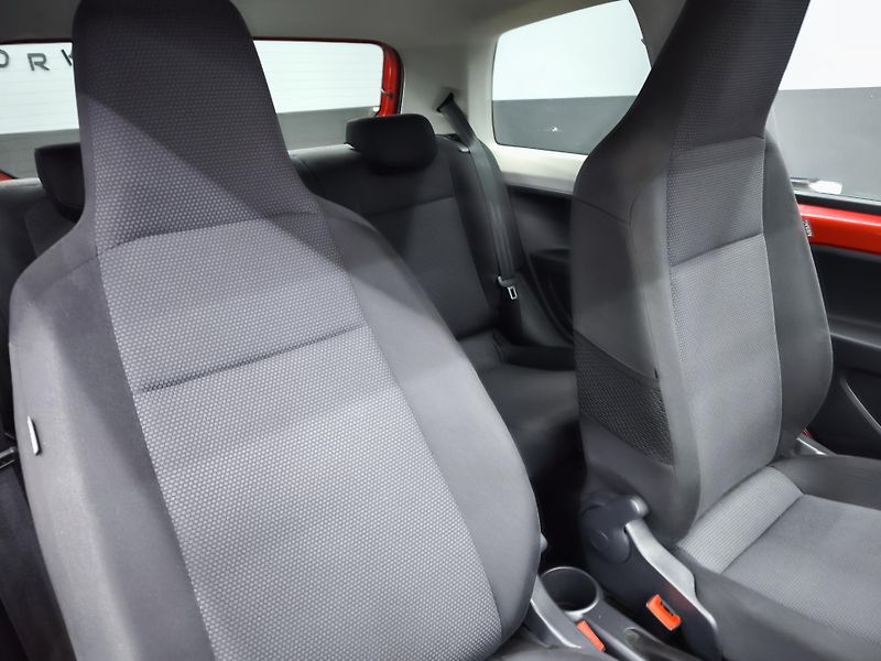 Škoda Citigo (2014) 55kw, výhřev sed., navi, klima - fotka 22 z 23