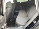 Volkswagen Passat (2008) 1.9 TDi, Trendline, AC - náhled 10