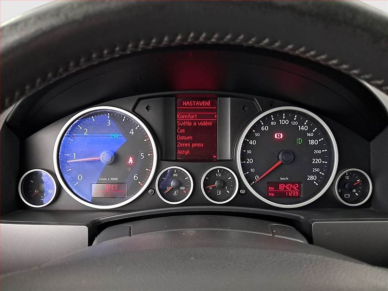 Volkswagen Touareg (2008) 2.5 R5 TDI, 4X4, Automat - fotka 11 z 20