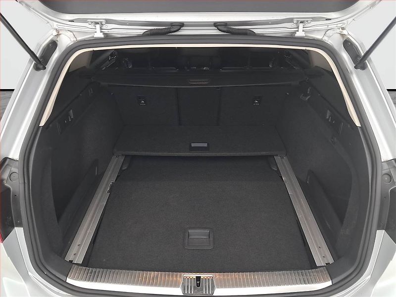 Volkswagen Passat (2016) Highline 2.0 TDI, Kůže, Navi - fotka 14 z 18