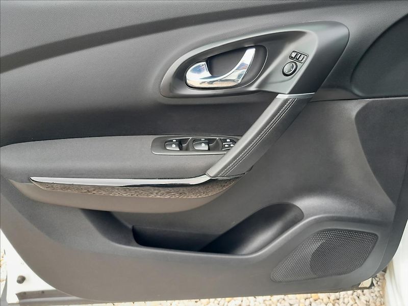Renault Kadjar 1,2 TCe 96kW LIMITED - fotka 18 z 55