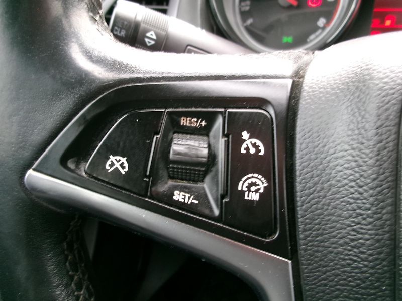 Opel Astra 1,6 CDTi NAVI AUTOKLIMA  - fotka 16 z 29