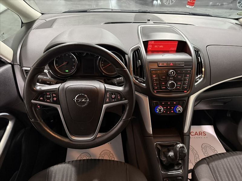 Opel Zafira 1,4   TURBO COSMO VÝHŘEV TZ - fotka 26 z 49